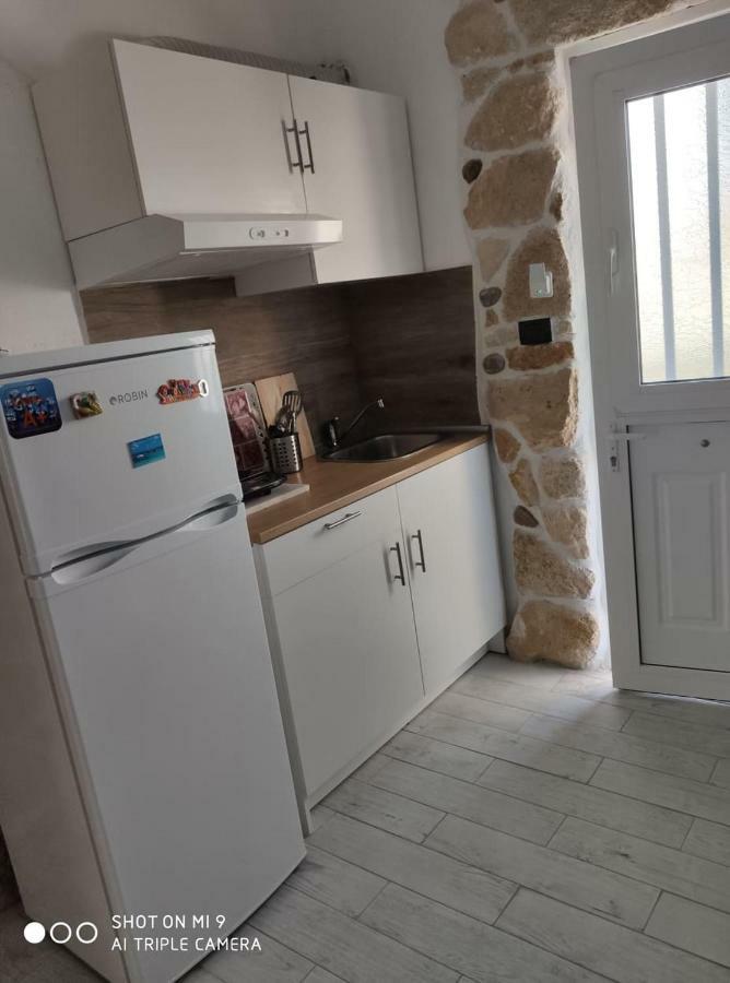 Malvina Rooms Kallithea  Экстерьер фото
